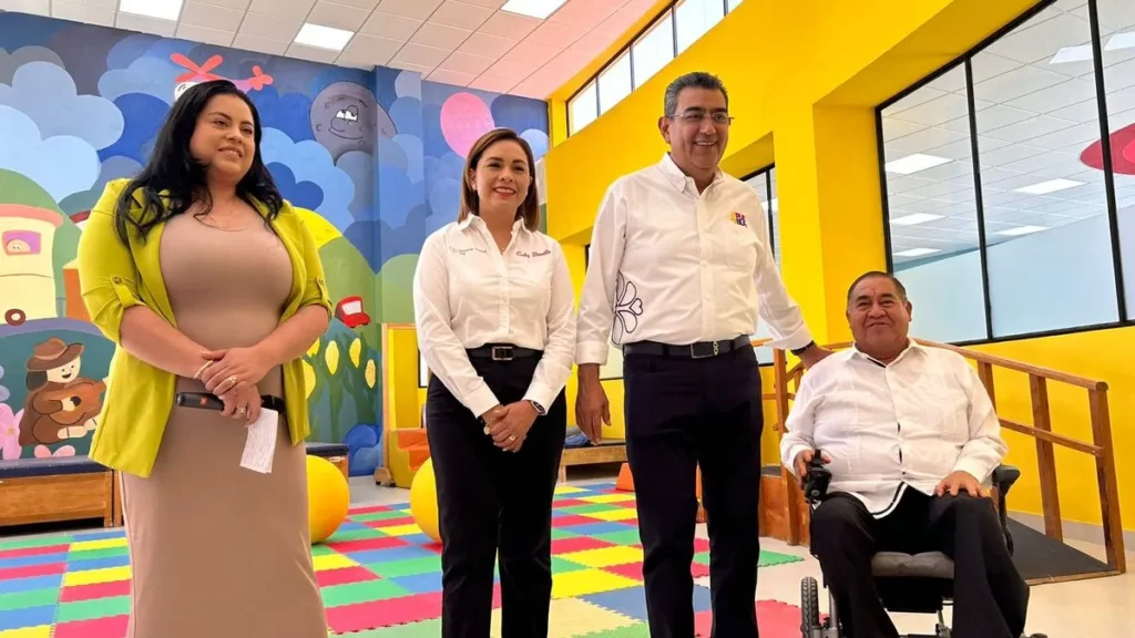 Presidenta honoraria del DIF estatal, Gobernador Sergio Salomón, alcalde Mario de la Rosa