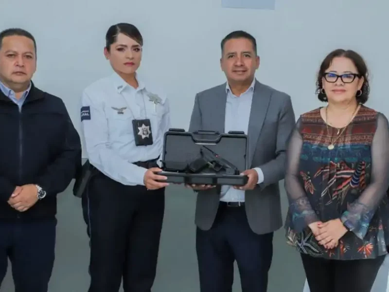 Tlatehui entrega armamento a sus policías en San Andrés Cholula