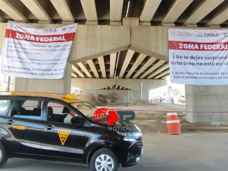 Ambulantes se quieren adueñar del bajo distribuidor de la Central de Abasto, les dejan esta advertencia