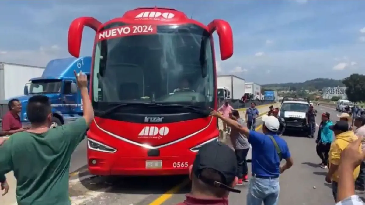 Paralizado centro y sureste de México por bloqueos en cinco carreteras