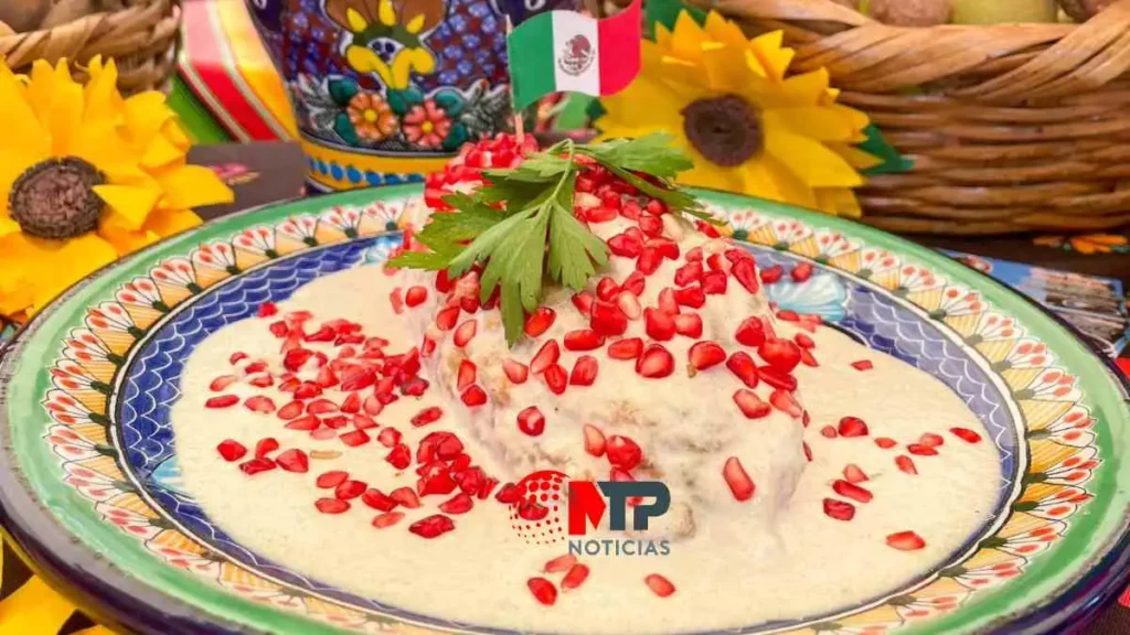 Chiles en Nogada de Calpan con 60 años de tradición: Minerva conserva receta de su abuela