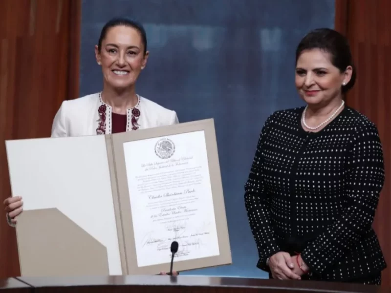 Claudia Sheinbaum recibe constancia como presidenta electa de México