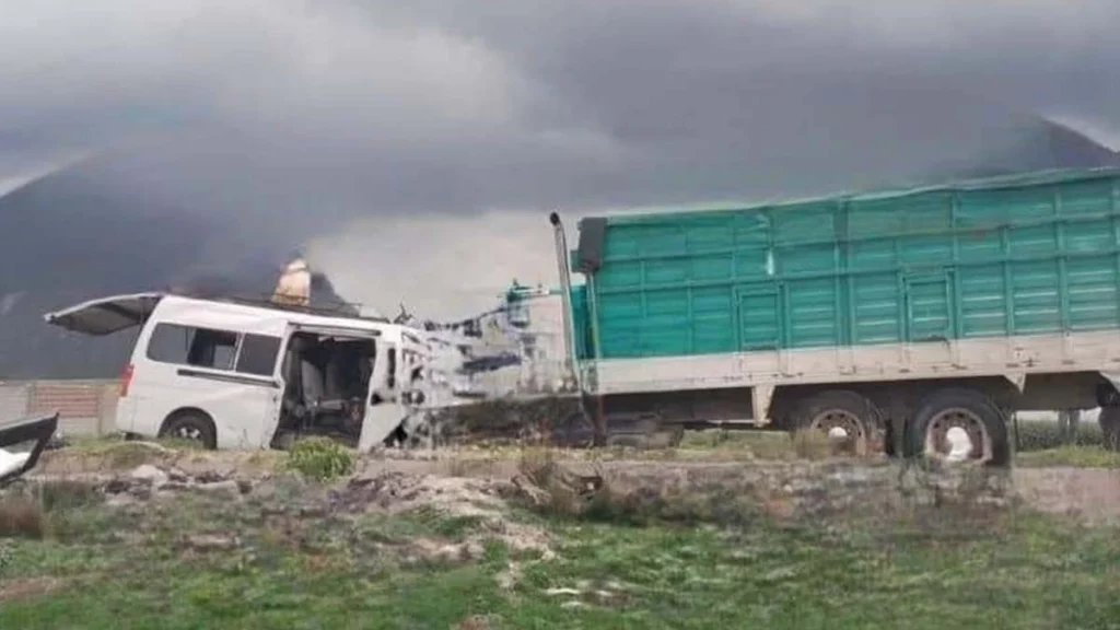 Nueve muertos y 12 heridos deja accidente en la carretera Atexcac - Guadalupe Victoria