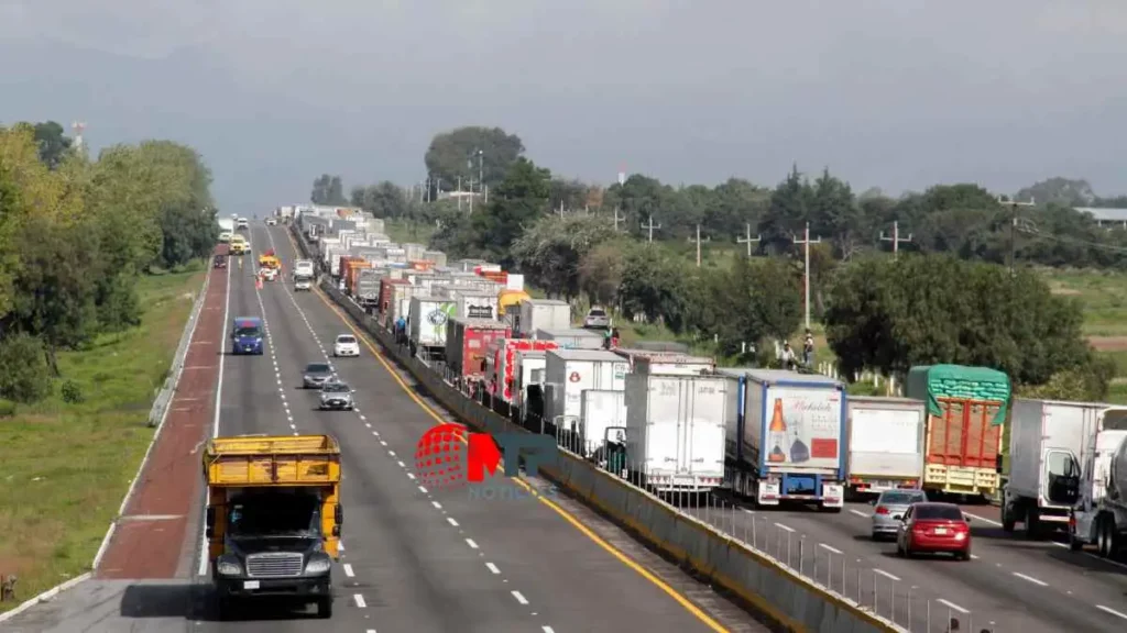 Urge Coparmex al gobierno de Puebla y federal reabrir autopistas bloqueadas