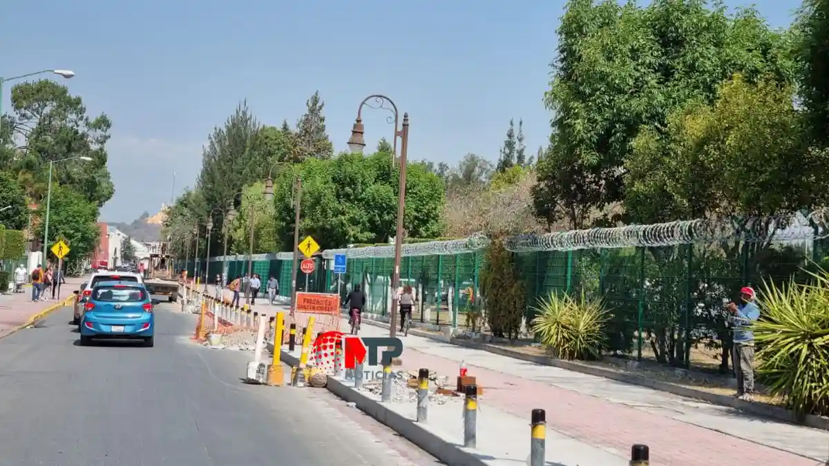 Vuelven doble sentido la calle de los antros en San Andrés Cholula por obras