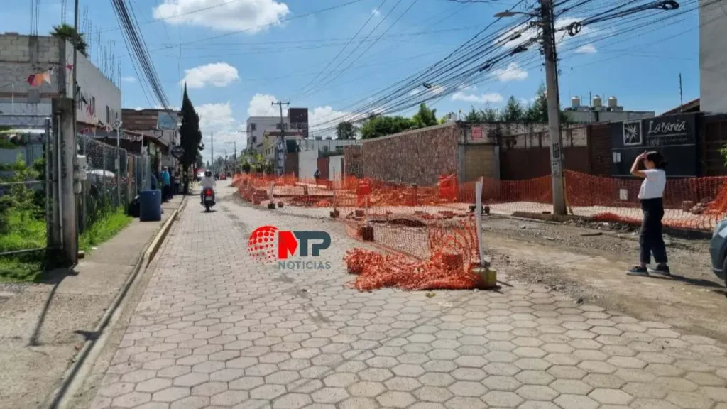 Drenaje y colector pluvial de calle Atzala colapsan, cambiarlos costaría 10 MDP: Tlatehui