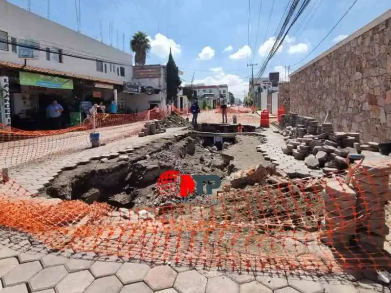 Drenaje y colector pluvial de calle Atzala colapsan, cambiarlos costaría 10 MDP: Tlatehui