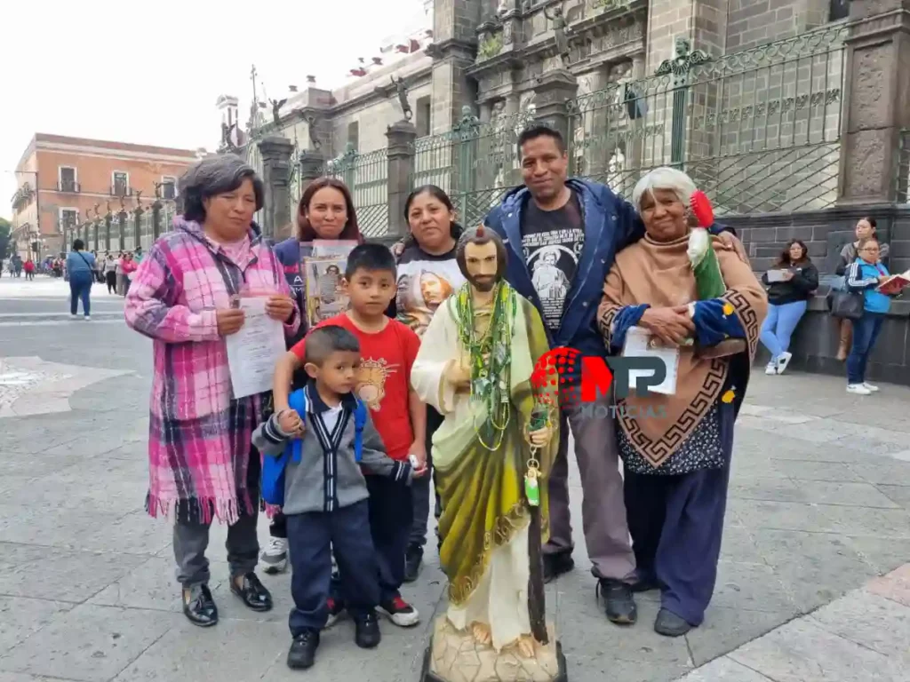 Familia de Juan Manuel Ramírez Pérez ‘Motroco’, realizan misas en honor a San Judas Tadeo.