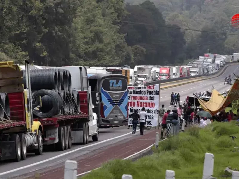 Aquino deja en manos de la federación liberar la autopista México-Puebla