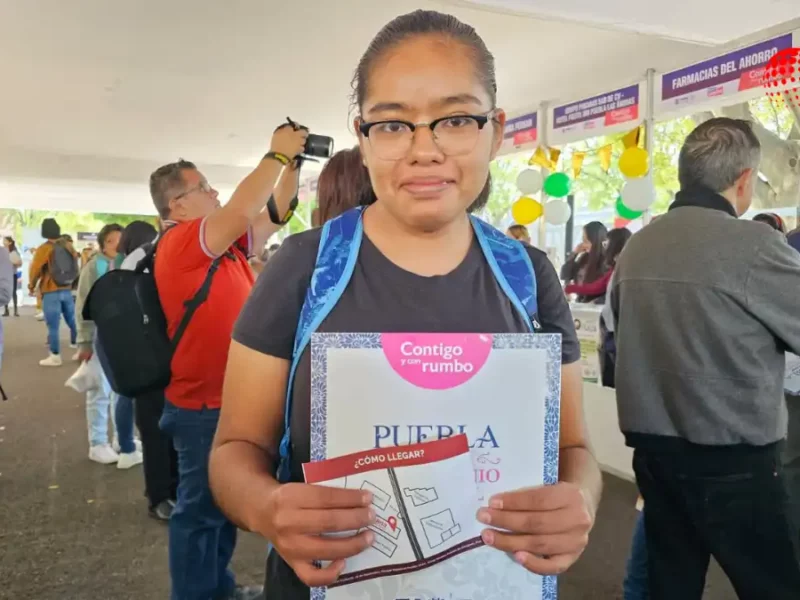 María del Carmen acude a la Feria del Empleo de Puebla, espera apoyar a su familia