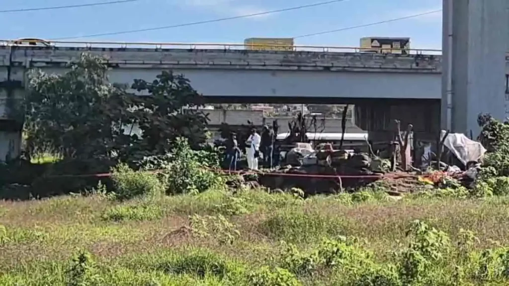 Muere un hombre tras incendiarse su casa improvisada en la México-Puebla