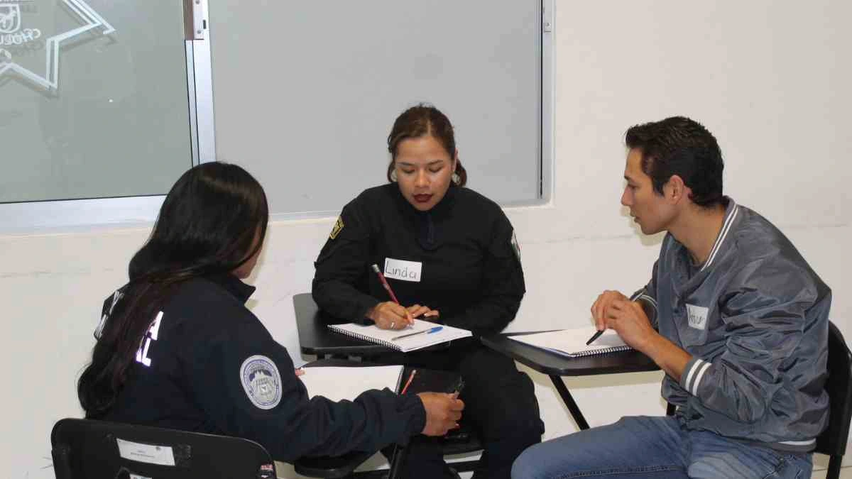 Capacitan a policías en atención a víctimas en San Andrés Cholula