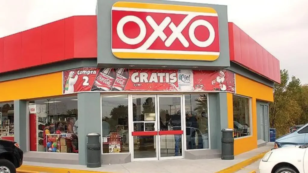 Regulación de antros alcanza a Oxxos en Puebla capital: ya no podrán vender alcohol a esta hora