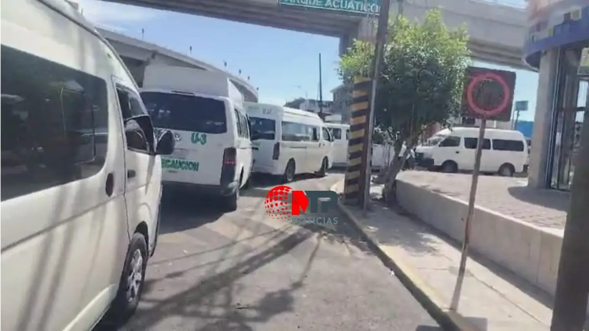 Transportistas de la Mixteca suben el pasaje, los regañan y se van a paro