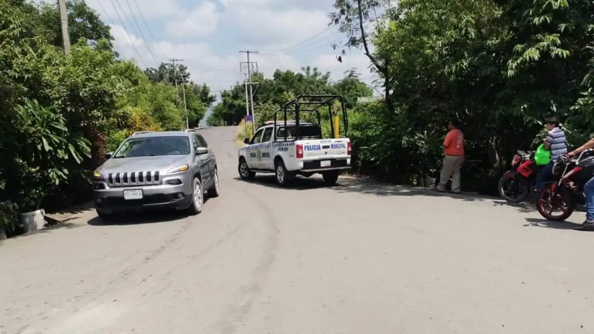 Ahora bajan a familia y roba su camioneta en la México-Tuxpan