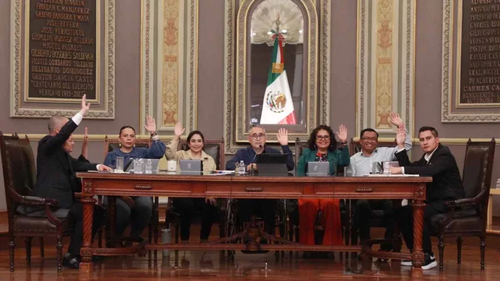 Convocan a diputados electos y salientes a sesiones en Congreso de Puebla