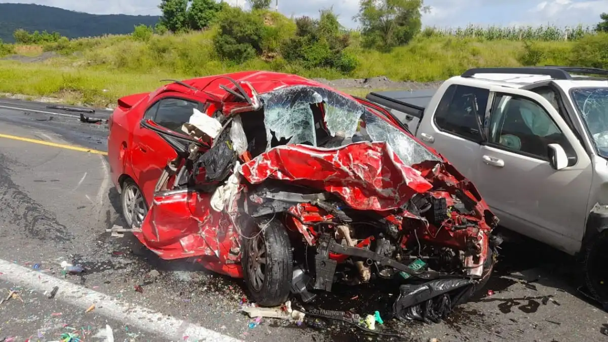 Dos muertos deja choque frontal en Vía Atlixcáyotl en Atlixco