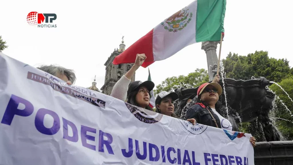 En marcha exigen a Mier, Liz y Néstor, senadores por Puebla, votar contra reforma judicial