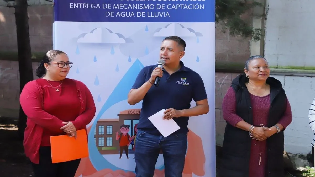 Entrega de mecanismo de captación de agua de lluvia