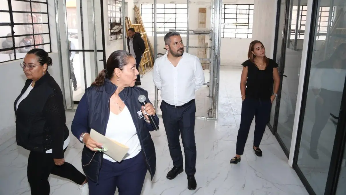 Adán Domínguez supervisa avances en nuevo dormitorio municipal de Puebla