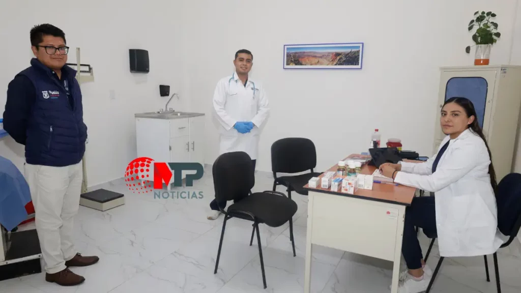 Doctora en nuevo dormitorio municipal de Puebla.