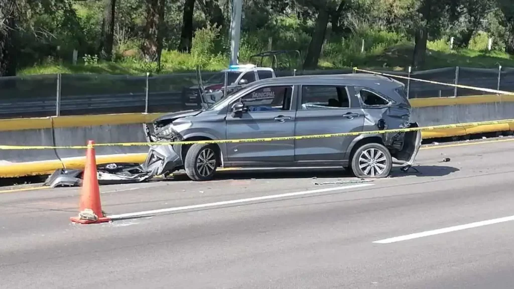 Asesinan a balazos en la México-Puebla a esposa del edil de San Andrés Calpan