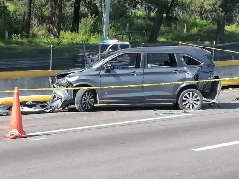 Asesinan a balazos en la México-Puebla a esposa del edil de San Andrés Calpan