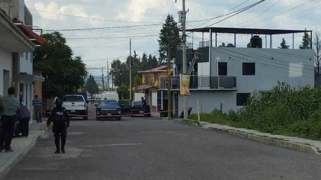 Un muerto y cuatro heridos deja balacera afuera de escuela en Apizaco, Tlaxcala