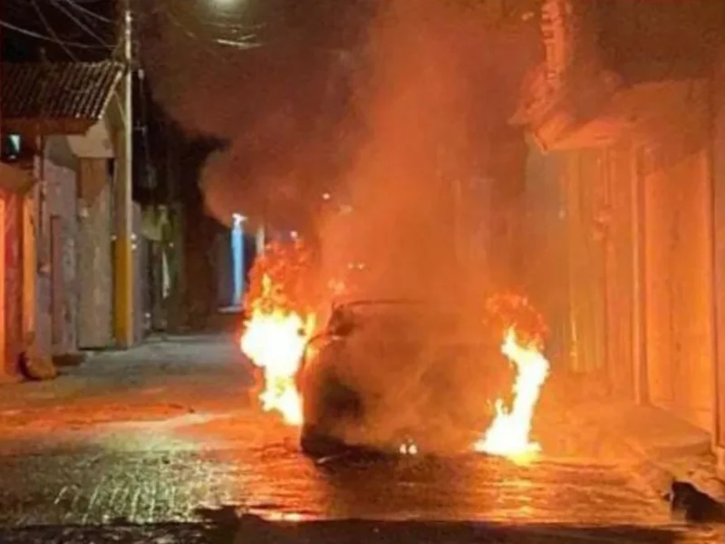 Calcinan auto con cadáveres en la Puebla-Orizaba y Xonacatepec