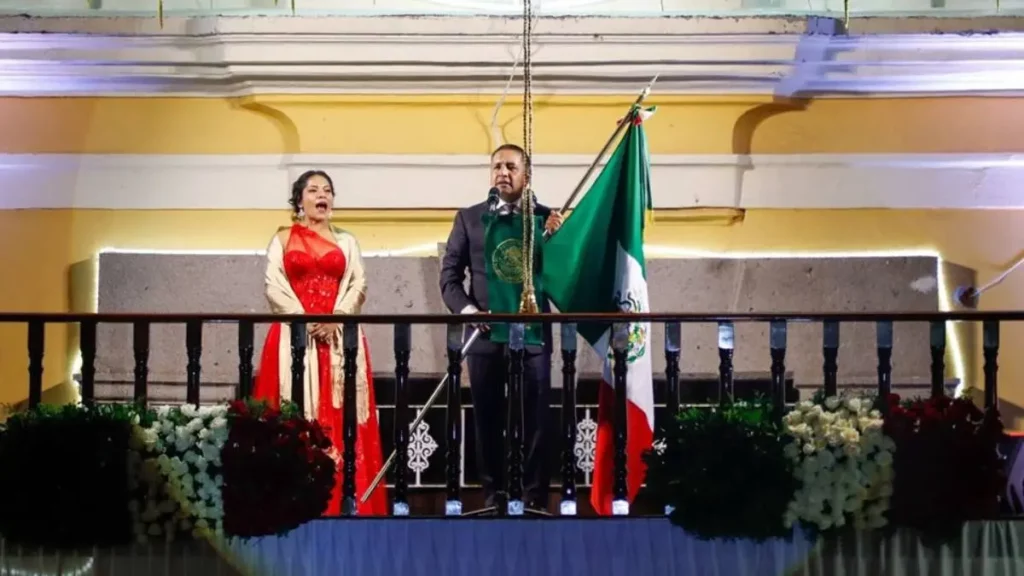 ¡Viva México! Edmundo Tlatehui da su último Grito de Independencia en San Andrés