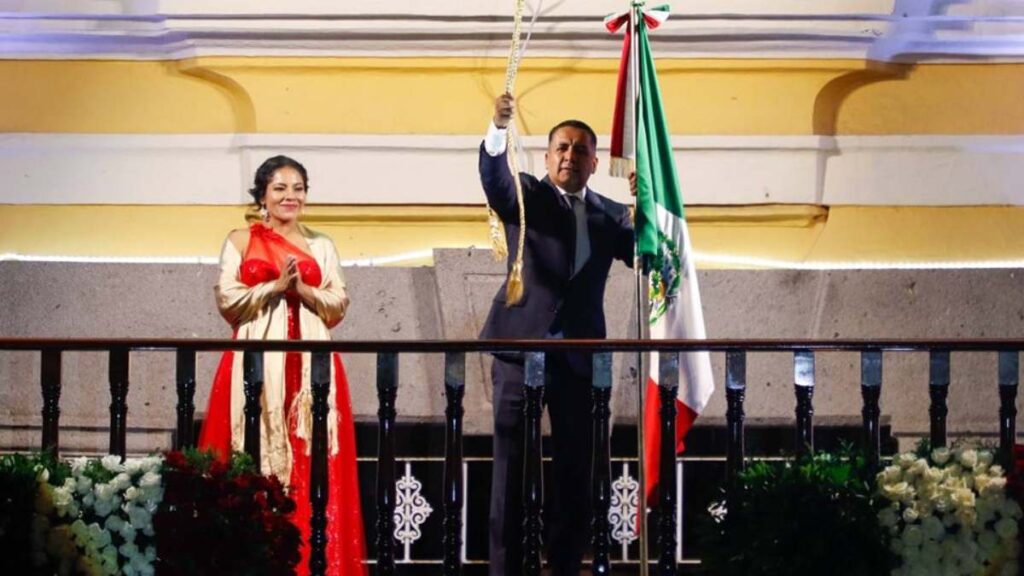 ¡Viva México! Edmundo Tlatehui da su último Grito de Independencia en San Andrés