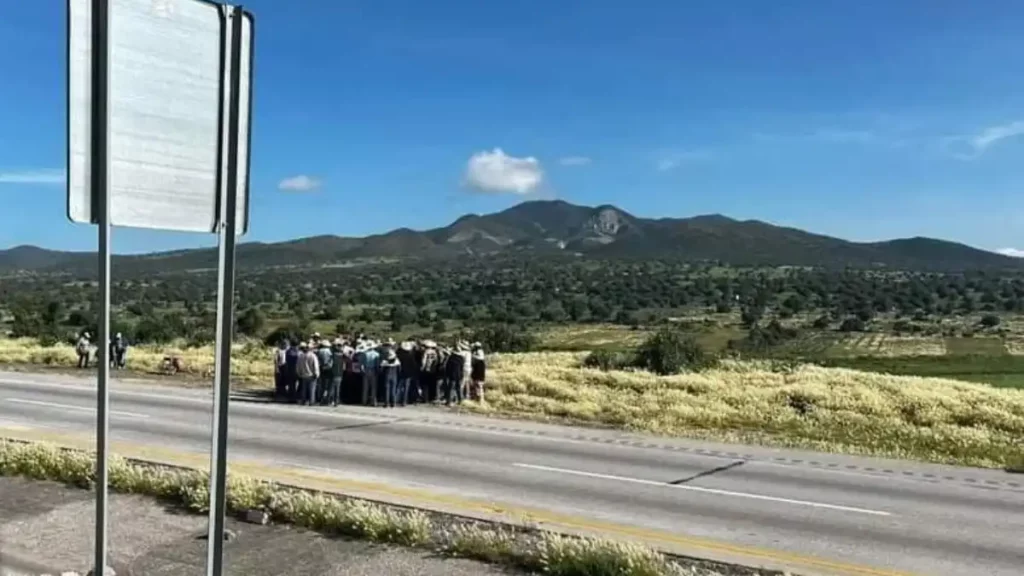 Grupo de ejidatarios bloquea otra vez el Arco Norte, en tramo Pachuca-Tulancingo