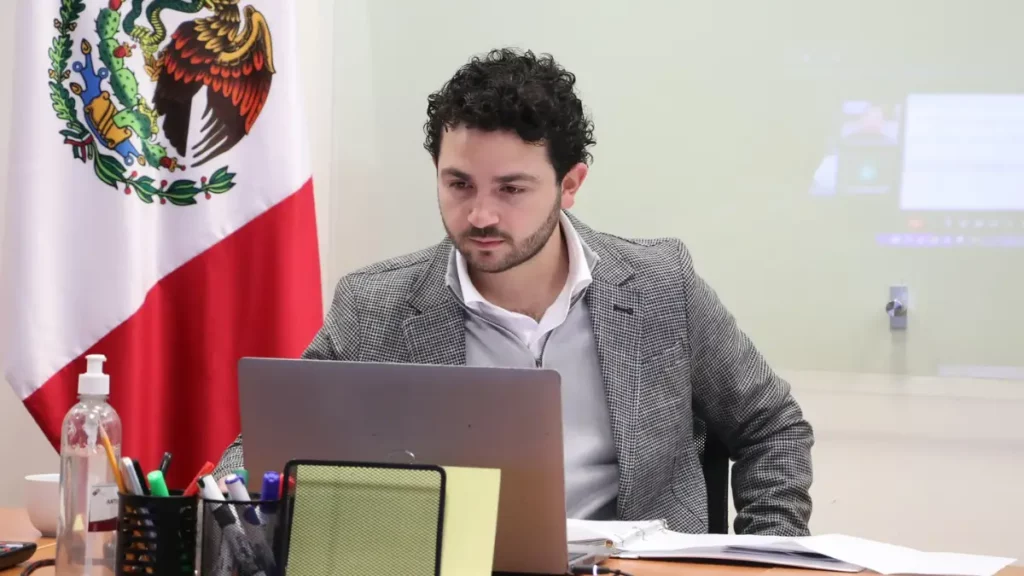 Ermilo Barrera deja la Secretaría de Economía de Puebla, informa Sergio Salomón