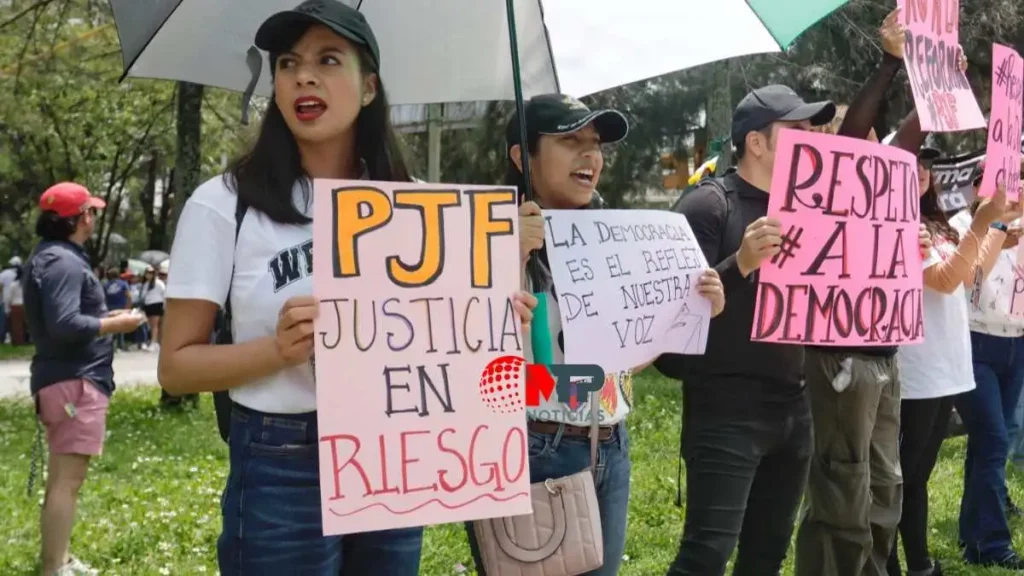 “México aguanta, la Ibero se levanta”: estudiantes contra reforma judicial en Puebla