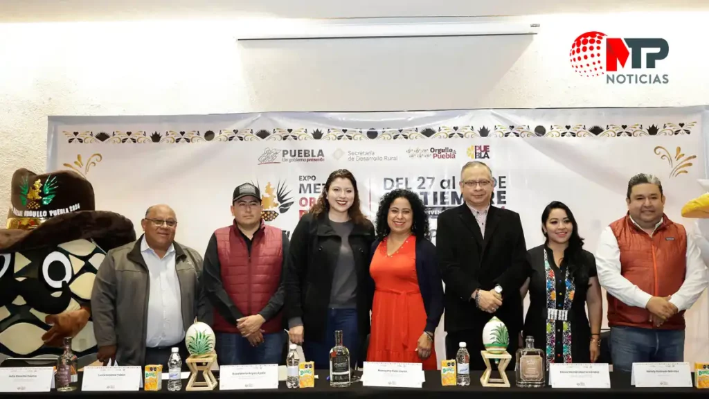 Organizadores de Expo Mezcal Orgullo Puebla 2024.