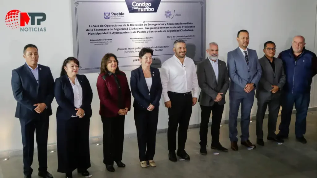 Adán Domínguez y funcionarios en inauguración de nuevo DERI.