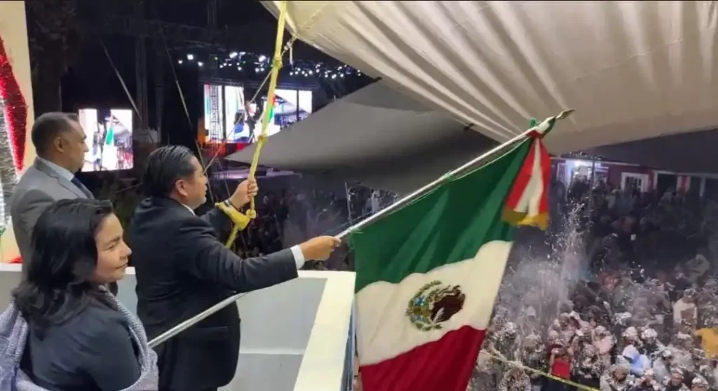 Filomeno Sarmiento da el último Grito en Cuautlancingo.