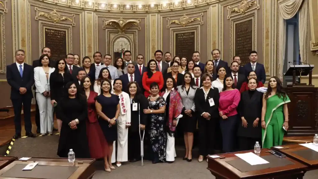 Rinden protesta nuevos diputados de Puebla, sin gobernador