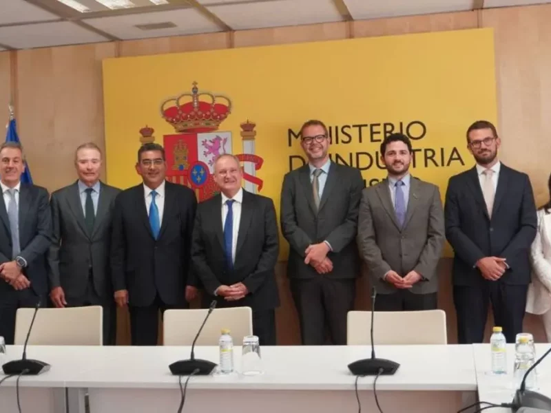 Sergio Salomón se reúne con ministro de Industria y Turismo en España, de esto trató