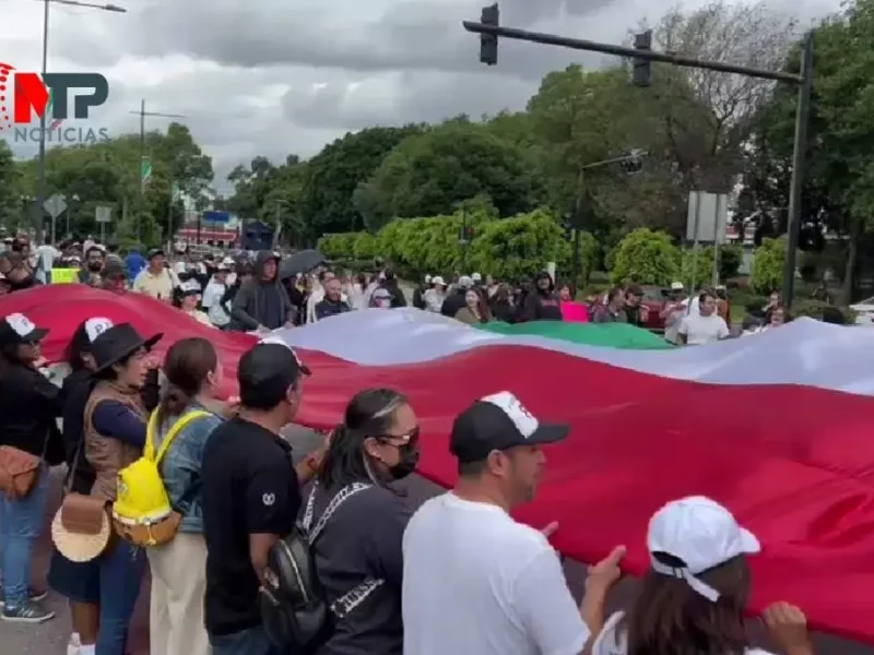 Trabajadores del Poder Judicial en resistencia: ahora bloquean bulevar 5 de Mayo en Puebla