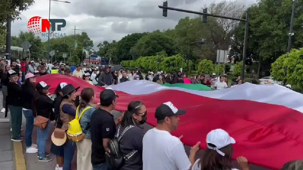 Trabajadores del Poder Judicial en resistencia: ahora bloquean bulevar 5 de Mayo en Puebla