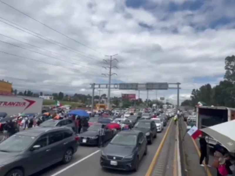 En este punto Trabajadores del Poder Judicial bloquean la México-Puebla