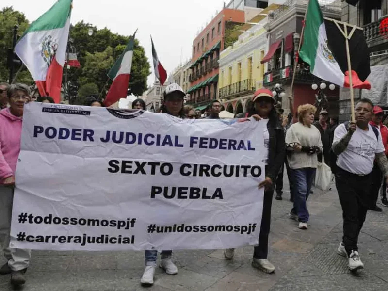 En marcha exigen a Mier, Liz y Néstor, senadores por Puebla, votar contra reforma judicial