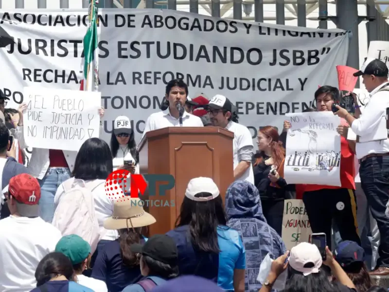 “Sería en vano estudiar Derecho”: universitarios de Puebla contra reforma al Poder Judicial