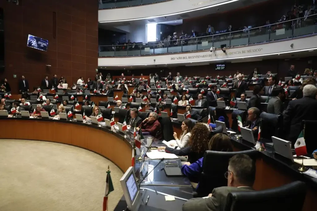 Senadores en Sesión Ordinaria del Senado de la República.