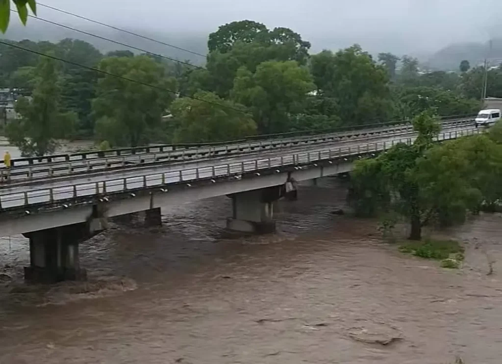 Alerta en tres municipios de Puebla, por derrame de hidrocarburo