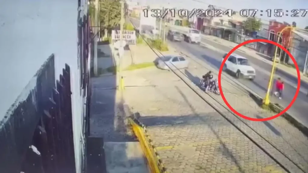 Cafre se pasa el alto y mata a un niño en la Puebla-Tehuacán