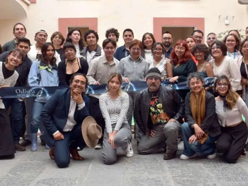 Lilia Cedillo y estudiantes de ARPA presentan 'Odisea Artificial