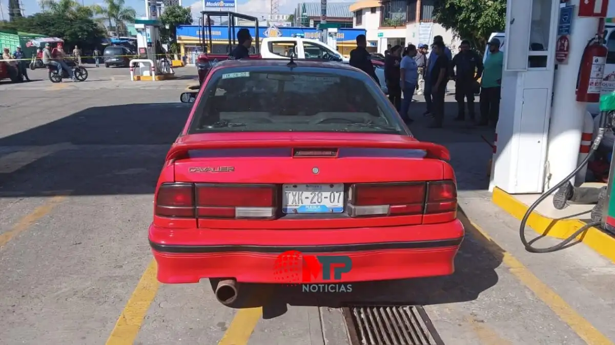 Matan a dos hombres mientras cargaban gasolina en Tepeojuma