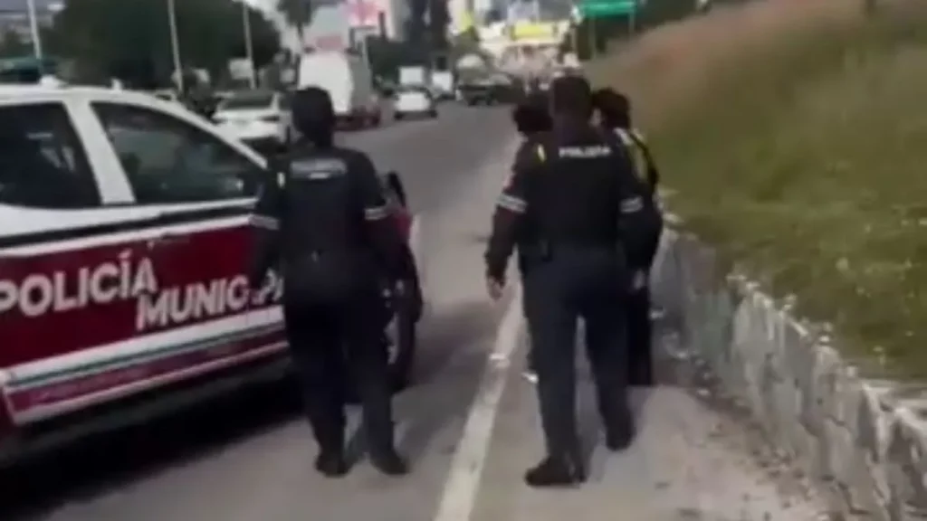 ¡No era tráfico! Persecución en Vía Atlixcáyotl ocasiona caos vial